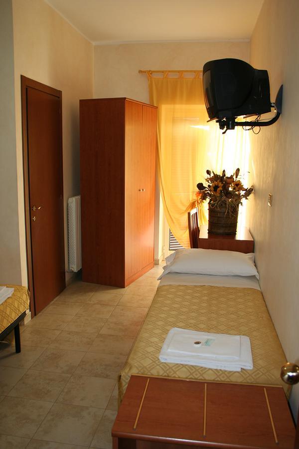 Hotel Casarola - Trigoria Castel di Decima Dış mekan fotoğraf