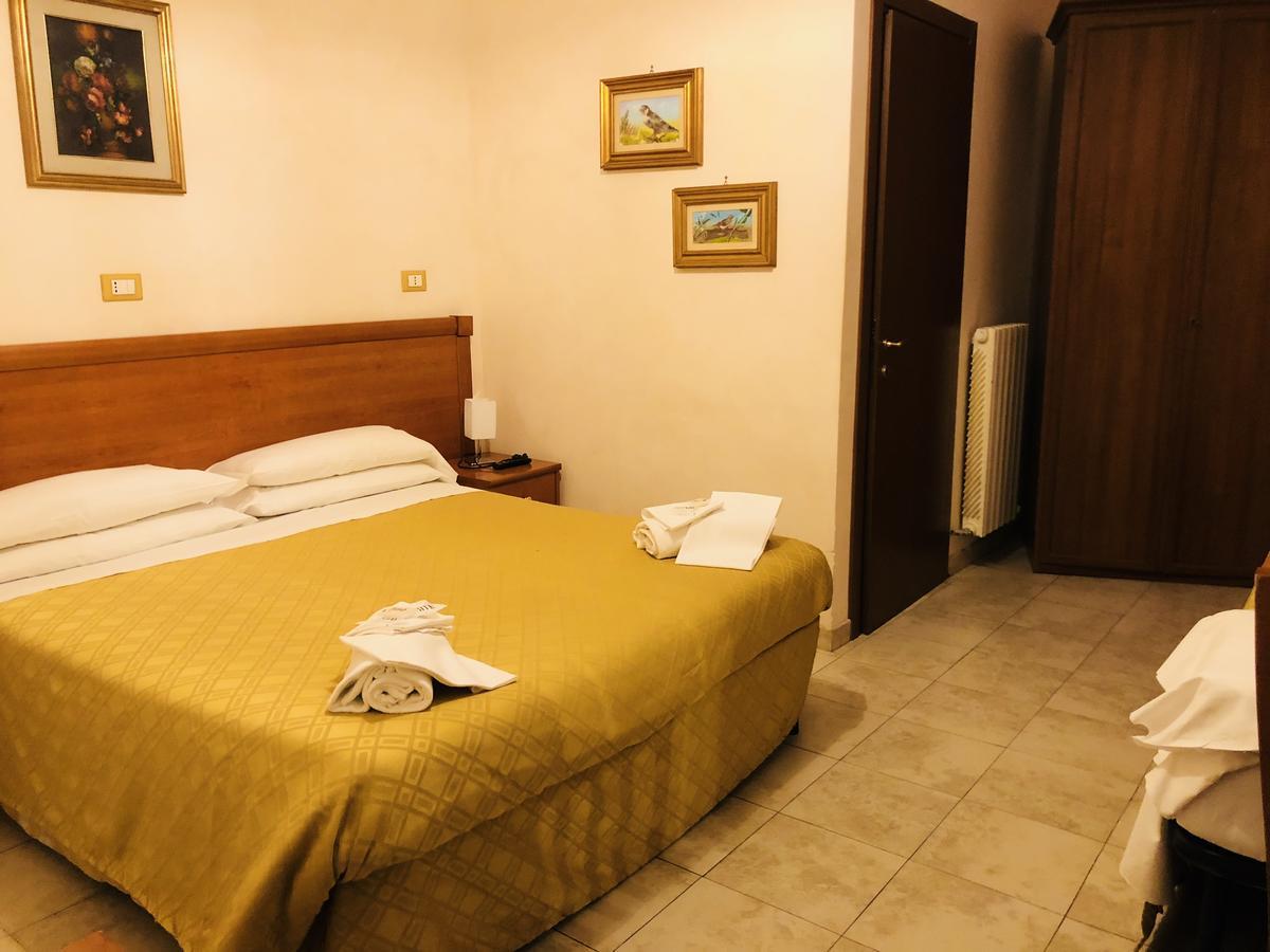 Hotel Casarola - Trigoria Castel di Decima Dış mekan fotoğraf